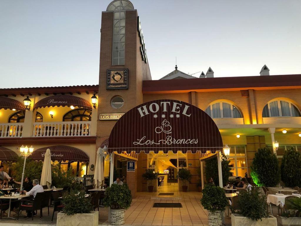 Hotel Los Bronces Lucena Exterior foto